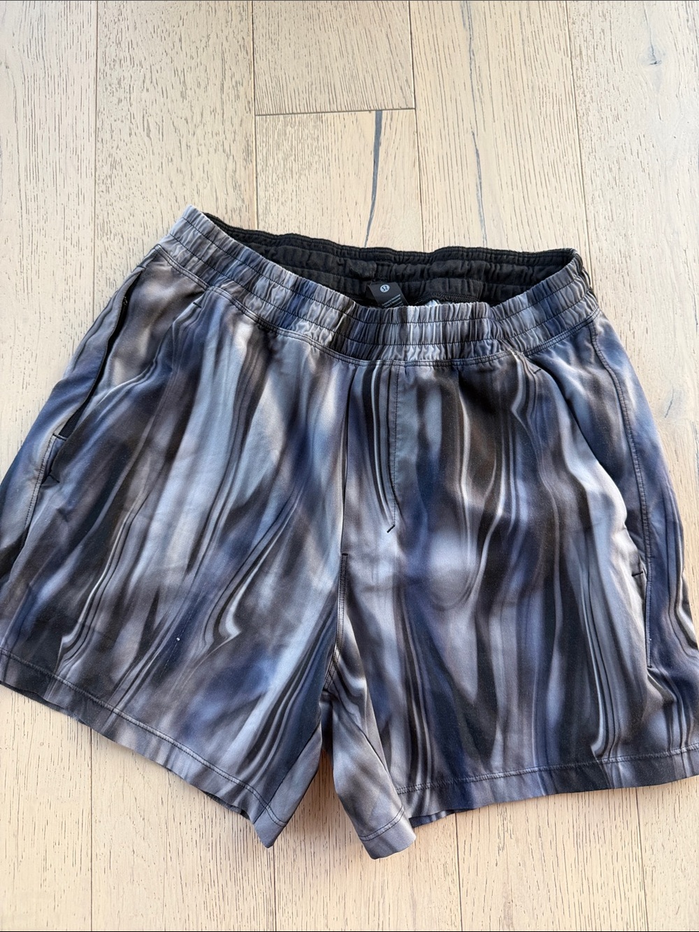 lululemon athletica Men's Black & Gray Swirl Athletic Shorts